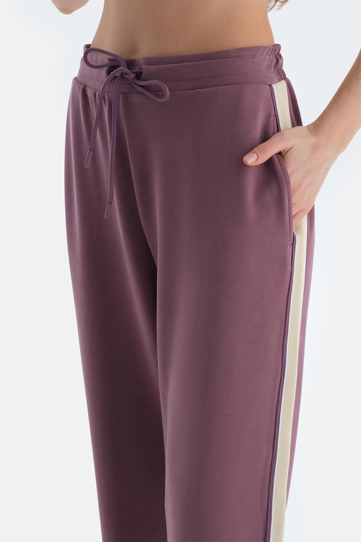 Mürdüm Kadın Modal Karışımlı Yan Şerit Detaylı Pantolon