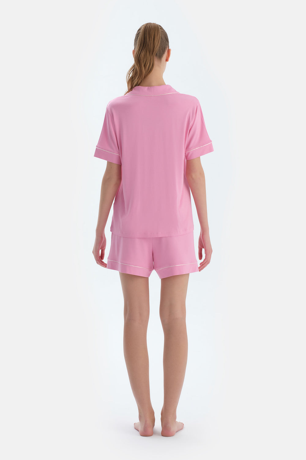 Pembe Biye Ve Nakış Detaylı Viskon Gömlek Şort Pijama Takımı
