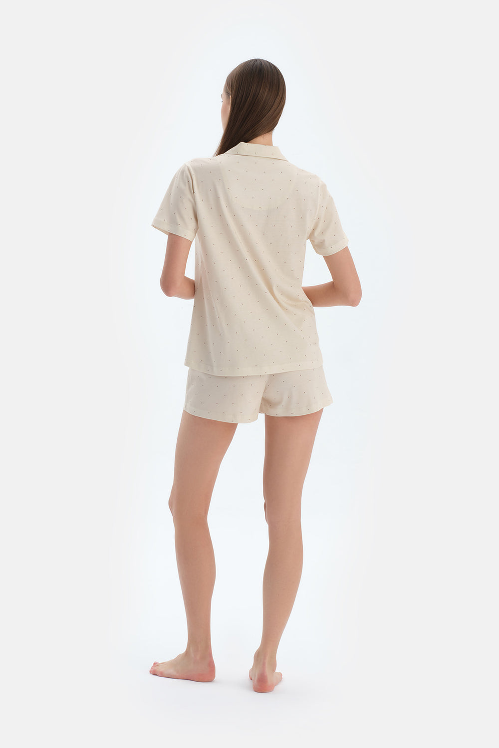 Ekru Puantiye Baskılı Basıc Gömlek Şort Pijama Takımı