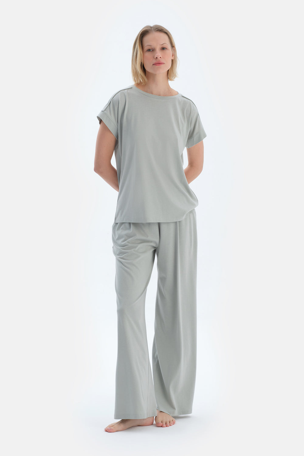 Ada Çayı Düşük Kollu Basıc Tişört Pantolon Pijama Takımı