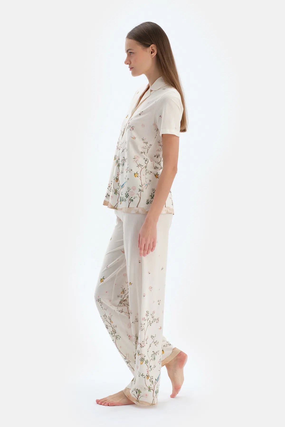Ekru Çiçek Desenli Gömlek Pantolon Pijama Takımı