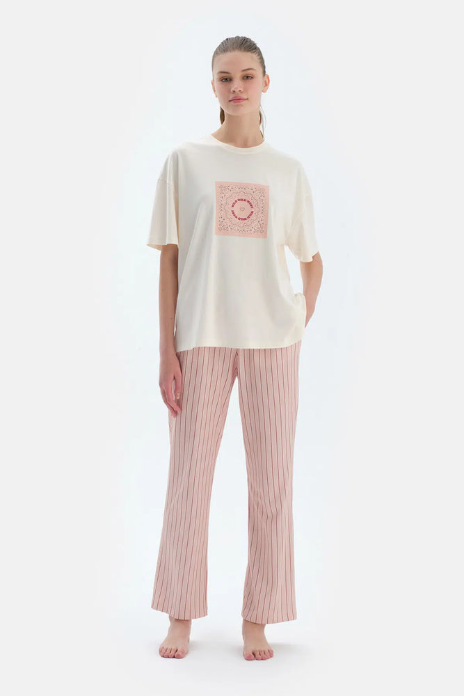 Ekru Baskı Detaylı Kısa Kollu Tişört Pantolon Pijama Takımı