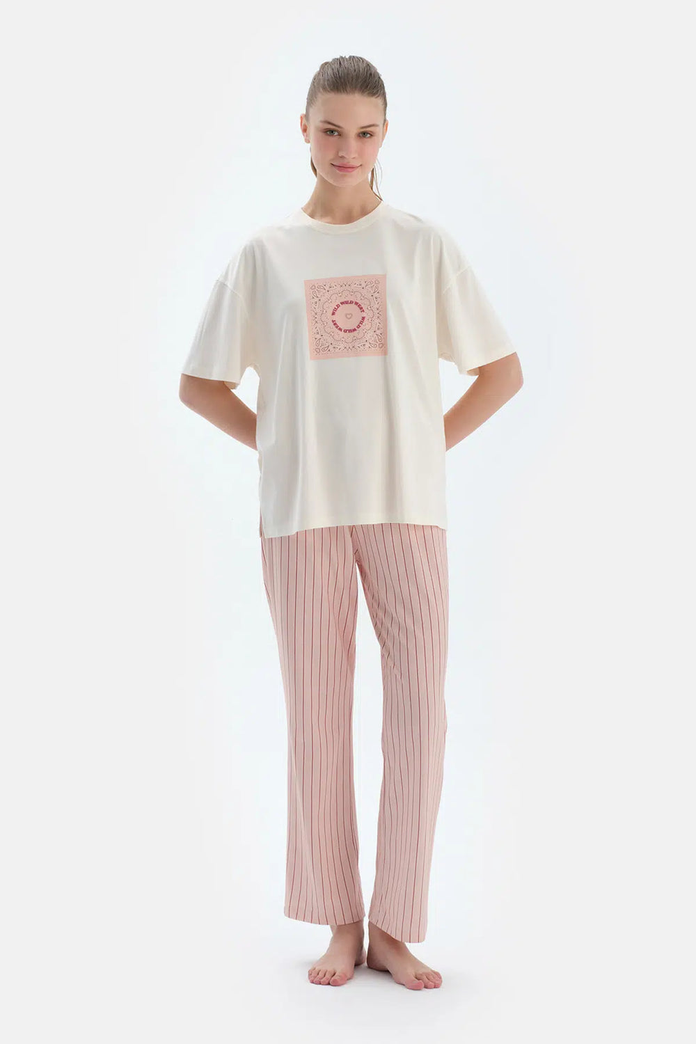 Ekru Baskı Detaylı Kısa Kollu Tişört Pantolon Pijama Takımı