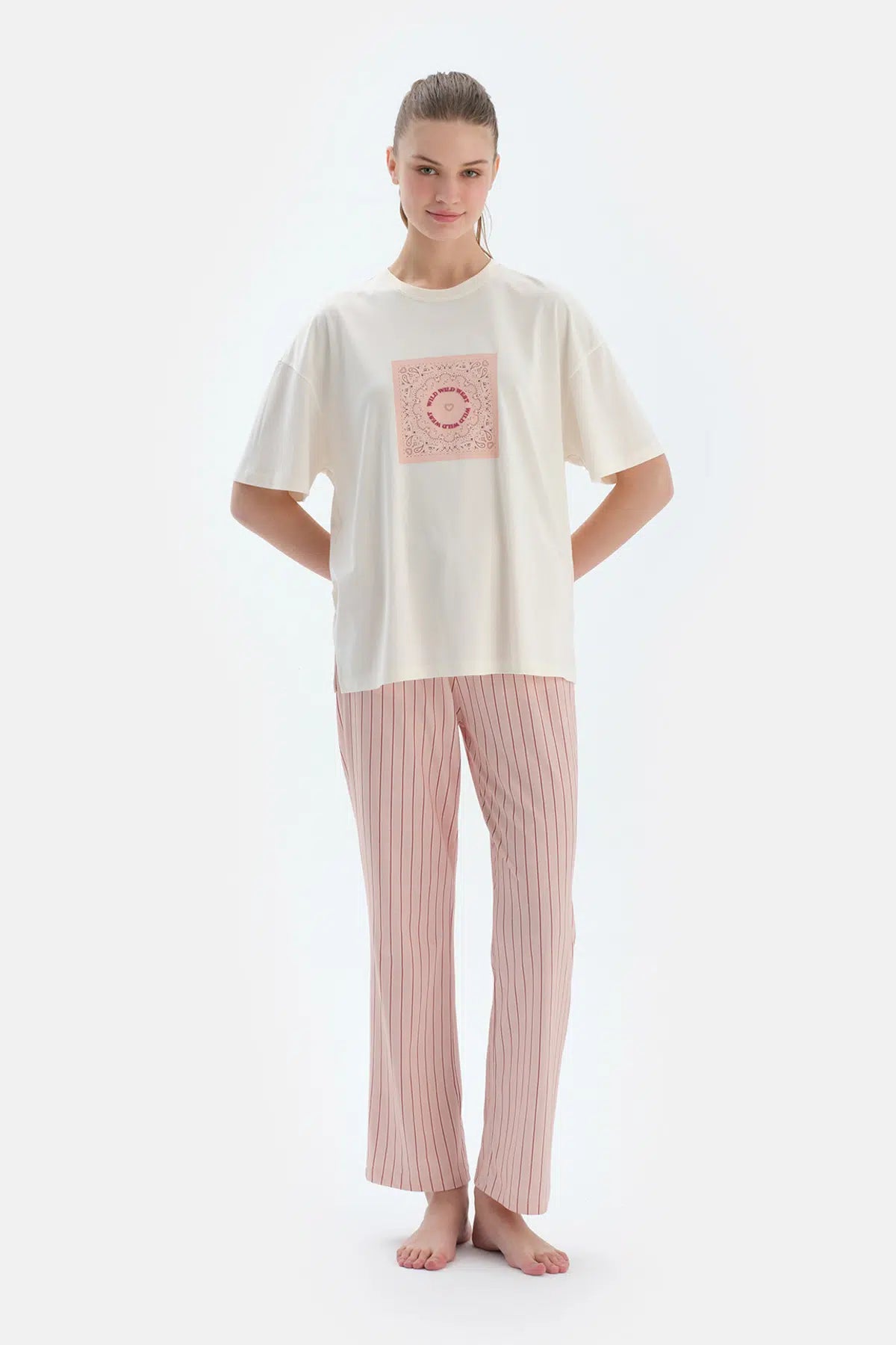 Ekru Baskı Detaylı Kısa Kollu Tişört Pantolon Pijama Takımı