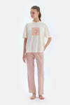 Ekru Baskı Detaylı Kısa Kollu Tişört Pantolon Pijama Takımı