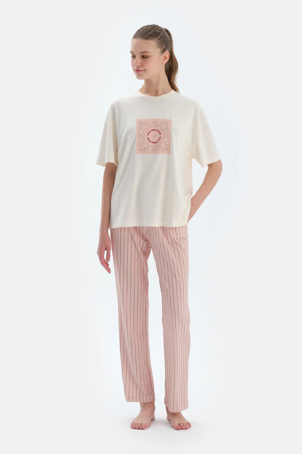 Ekru Baskı Detaylı Kısa Kollu Tişört Pantolon Pijama Takımı