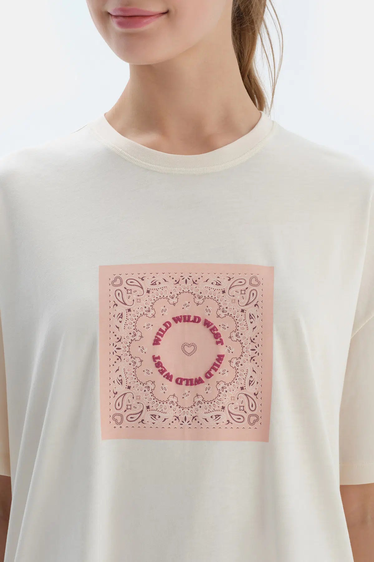 Ekru Baskı Detaylı Kısa Kollu Tişört Pantolon Pijama Takımı