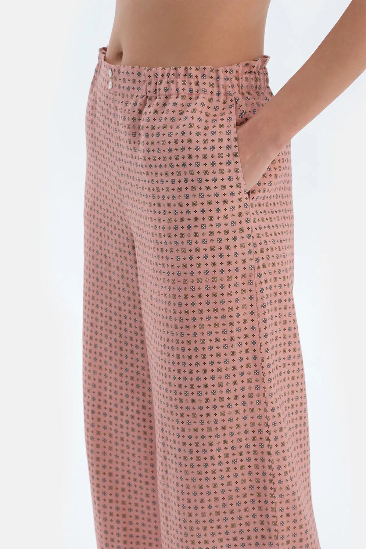 Ekru Bisiklet Yaka Tişört Dokuma Pantolonlu Pijama Takımı