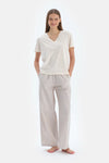 Ekru V Yaka Dokuma Pantolonlu Pijama Takımı