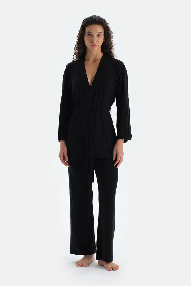 Siyah Bağlama Ve Kol Şerit Dantel Detaylı Basıc Sabahlık