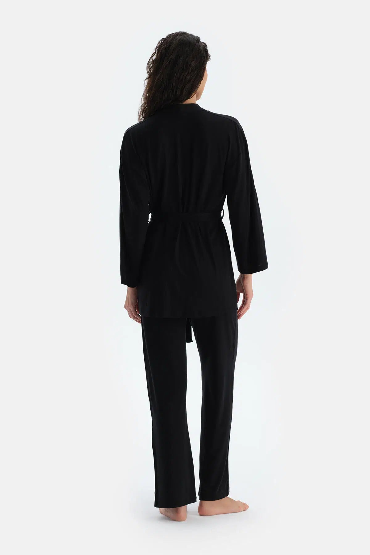 Siyah Bağlama Ve Kol Şerit Dantel Detaylı Basıc Sabahlık