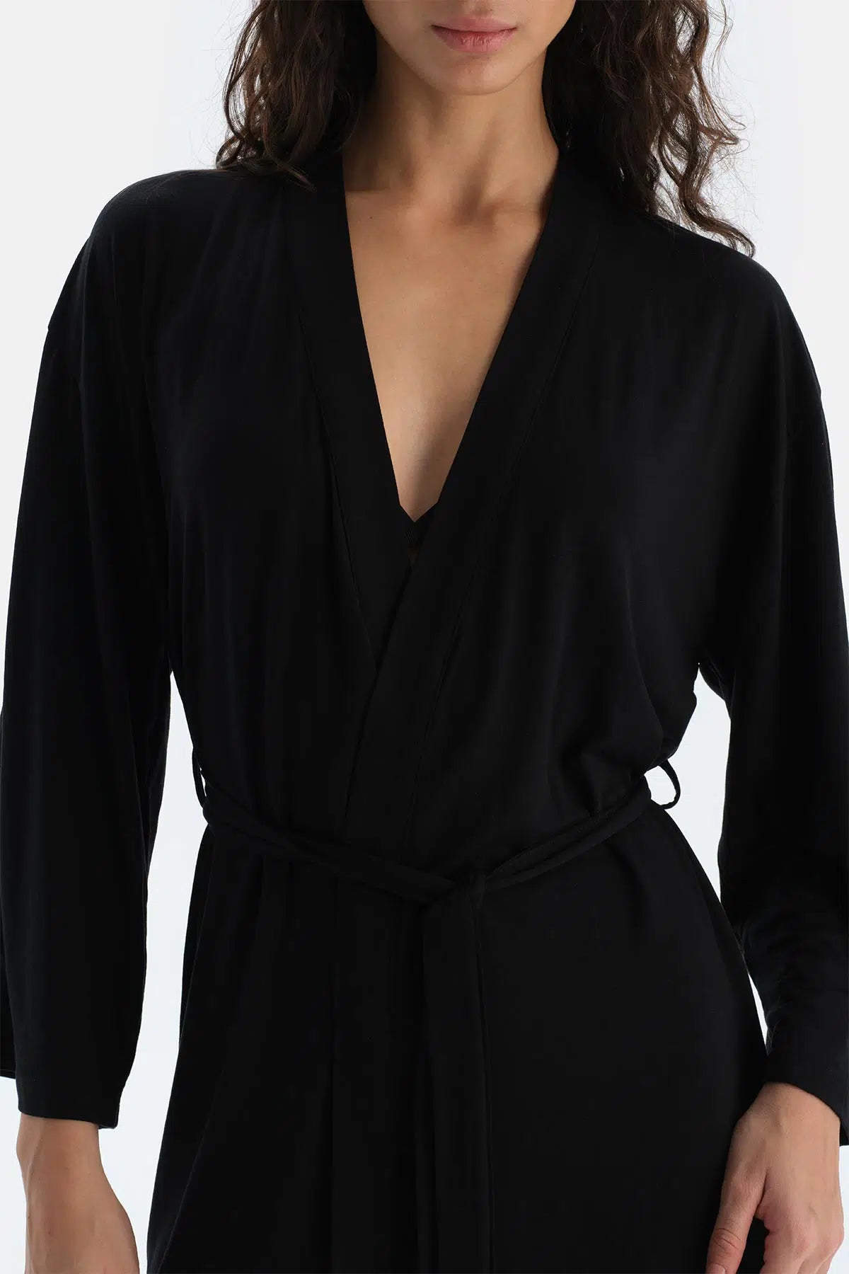 Siyah Bağlama Ve Kol Şerit Dantel Detaylı Basıc Sabahlık