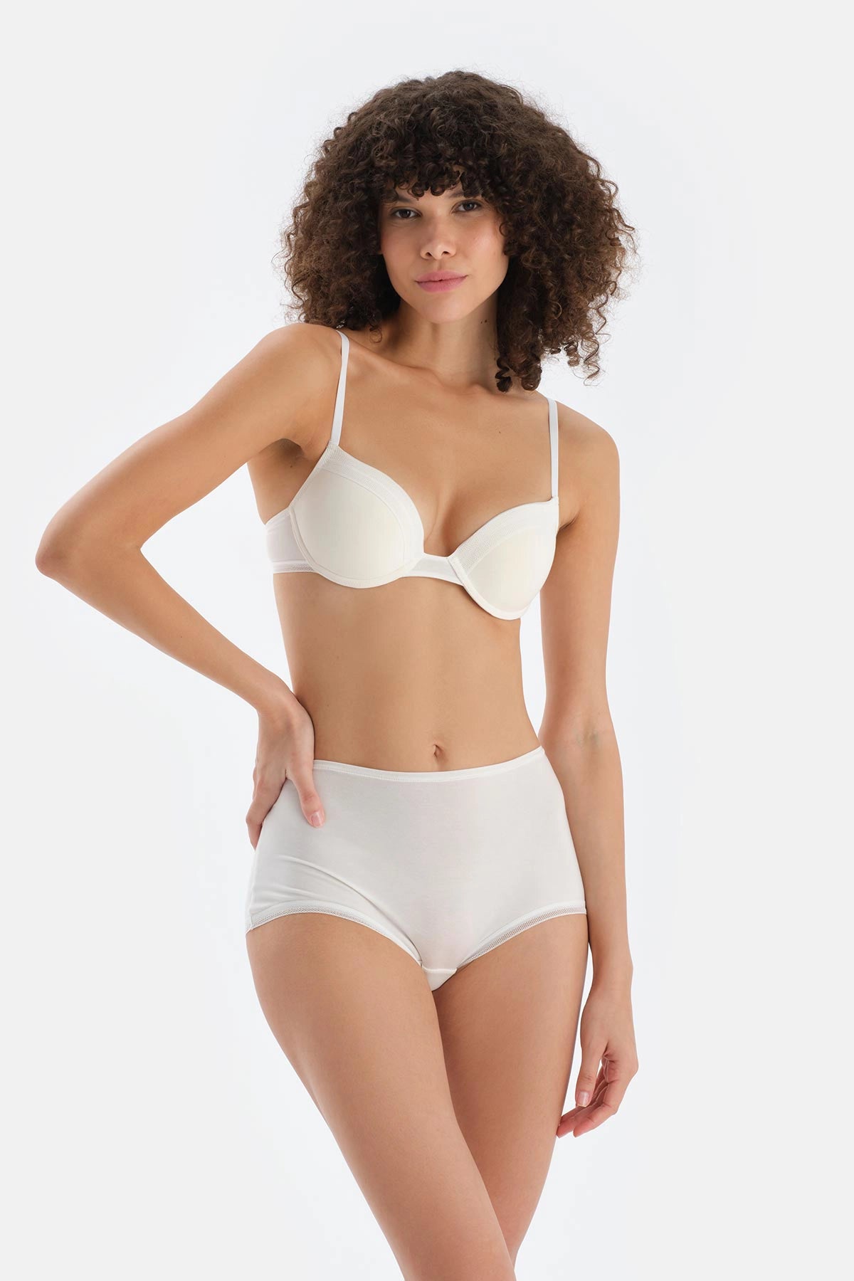 Ekru Dantel Detaylı Boyshort Külot