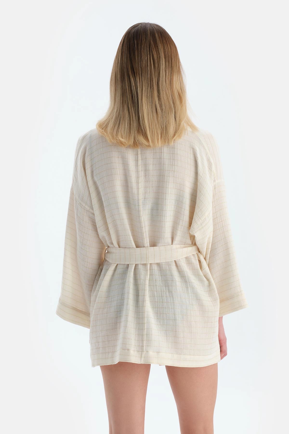 Ekru Kimono