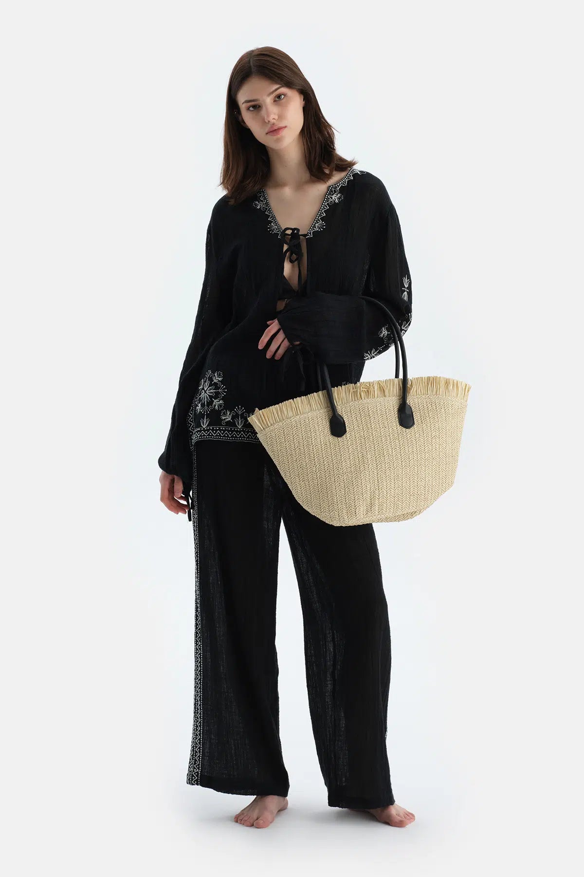 Ekru Kadın Püskül Detaylı Hasır Plaj Çantası