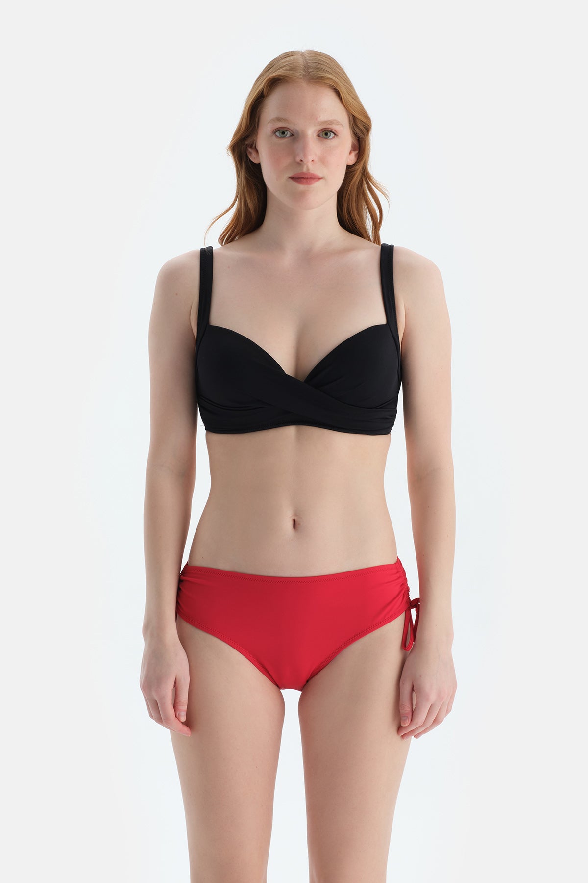 Kırmızı Yanı Büzgülü Bikini Alt