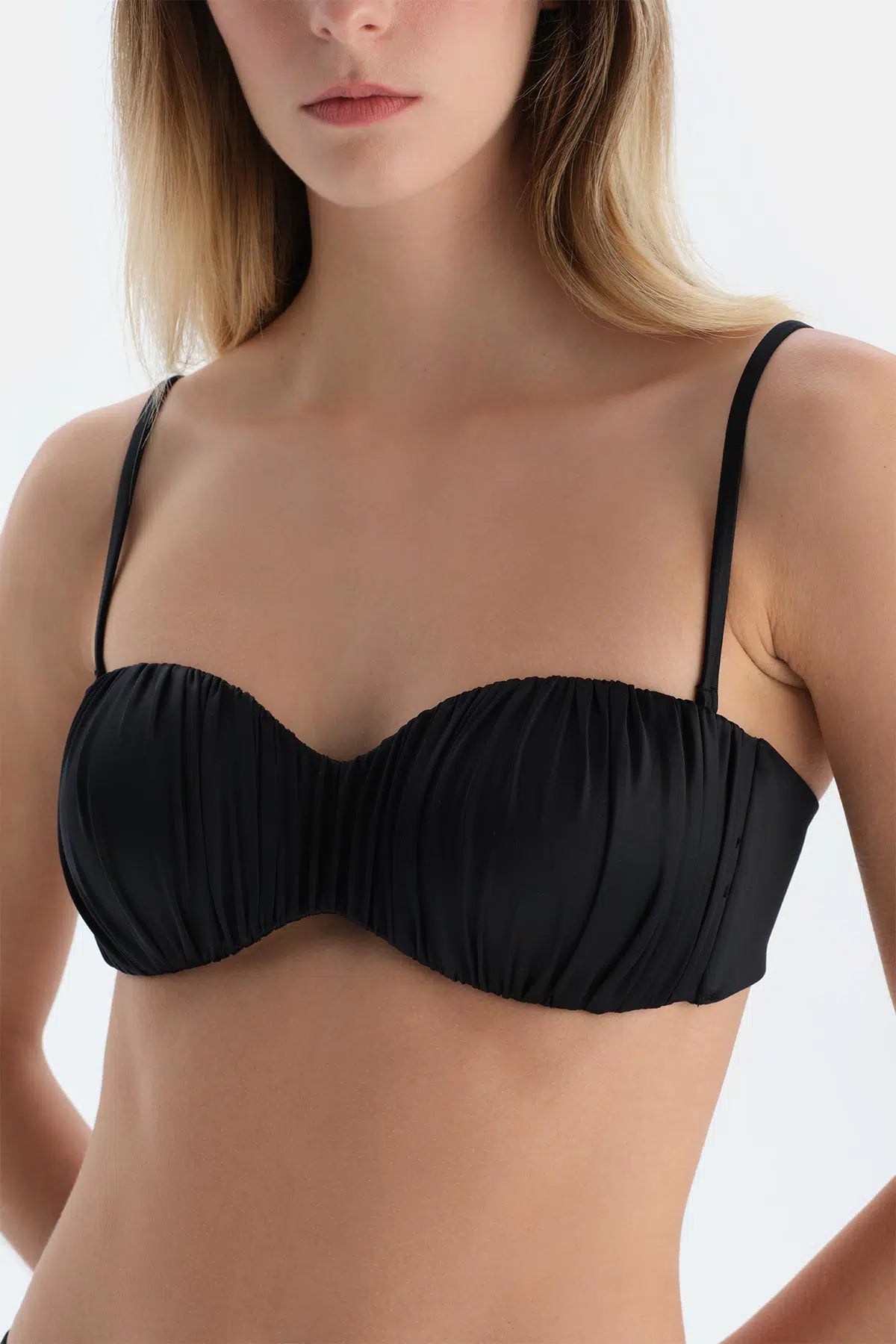 Siyah Straplez Bikini Üst