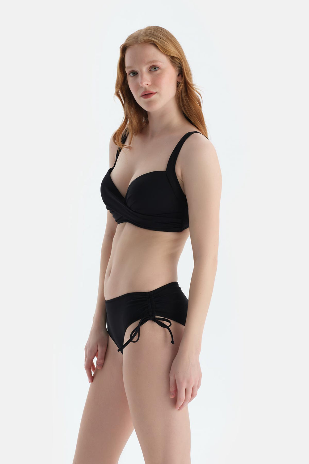 Siyah Kaplı Bikini Üstü