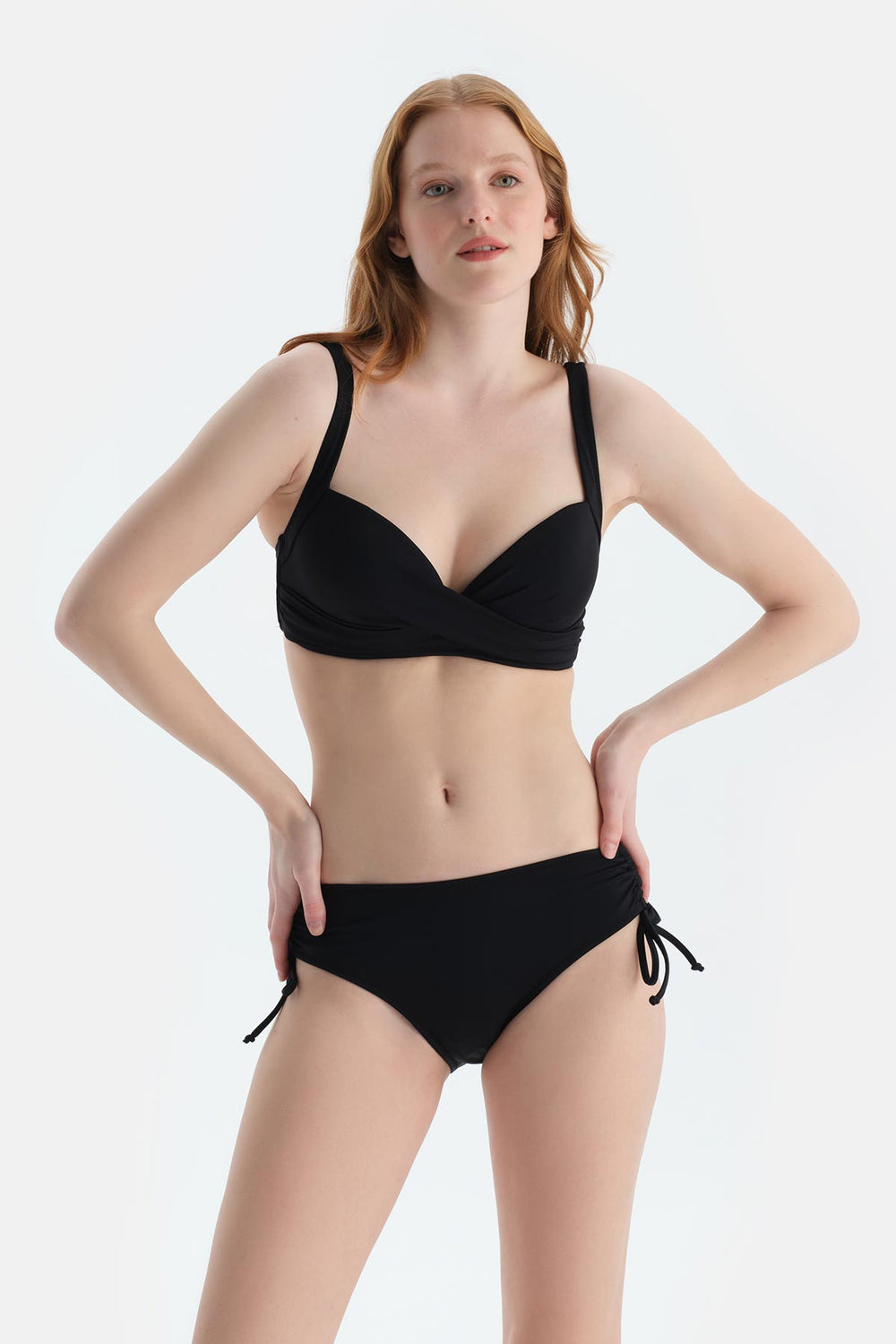 Siyah Kaplı Bikini Üstü
