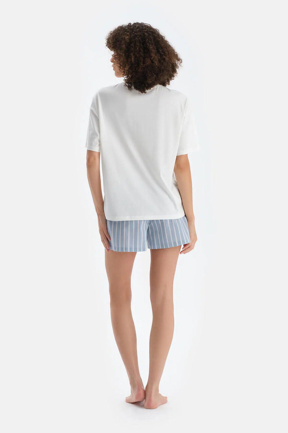 Kırık Beyaz Baskı Detaylı Kısa Kollu Tişört Şort Pijama Takımı