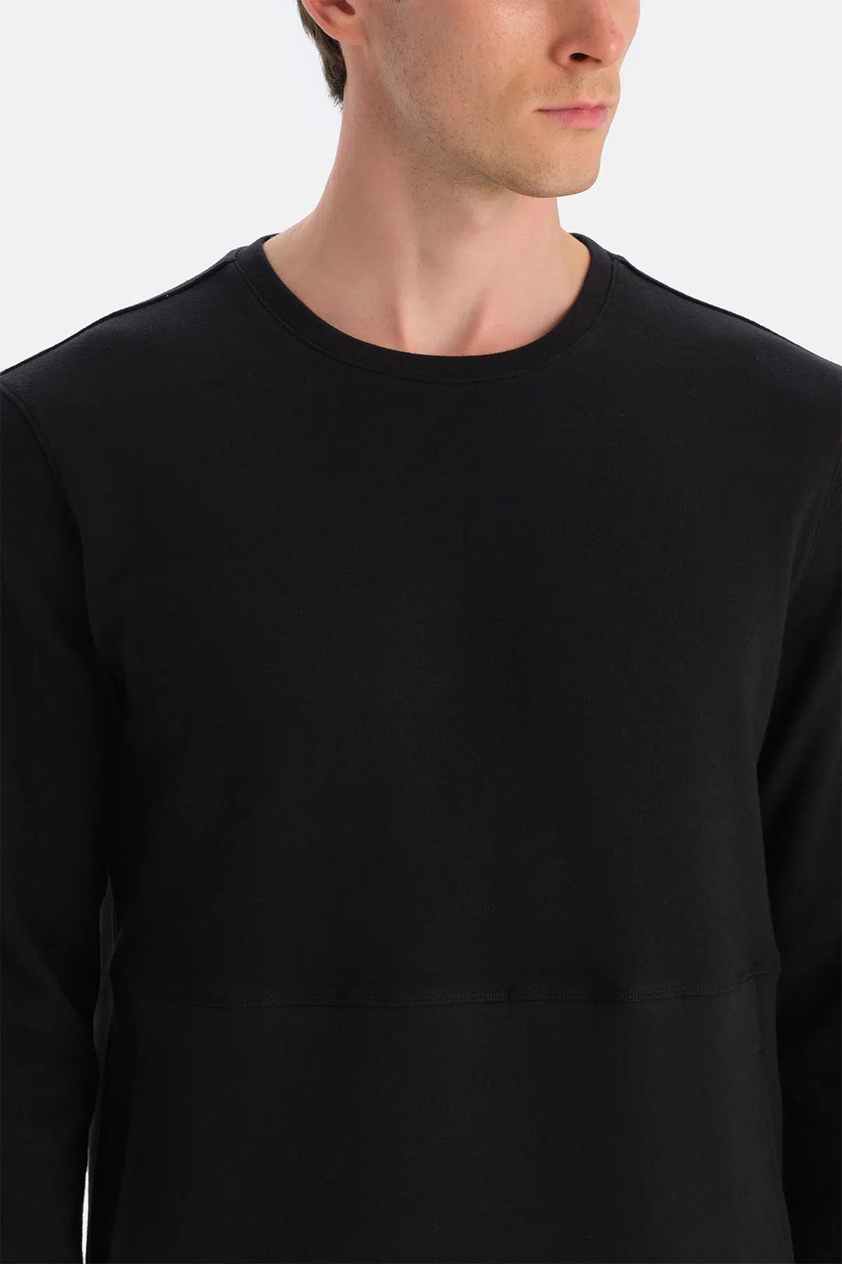 BİS YAKA CEPLİ SWEATSHIRT