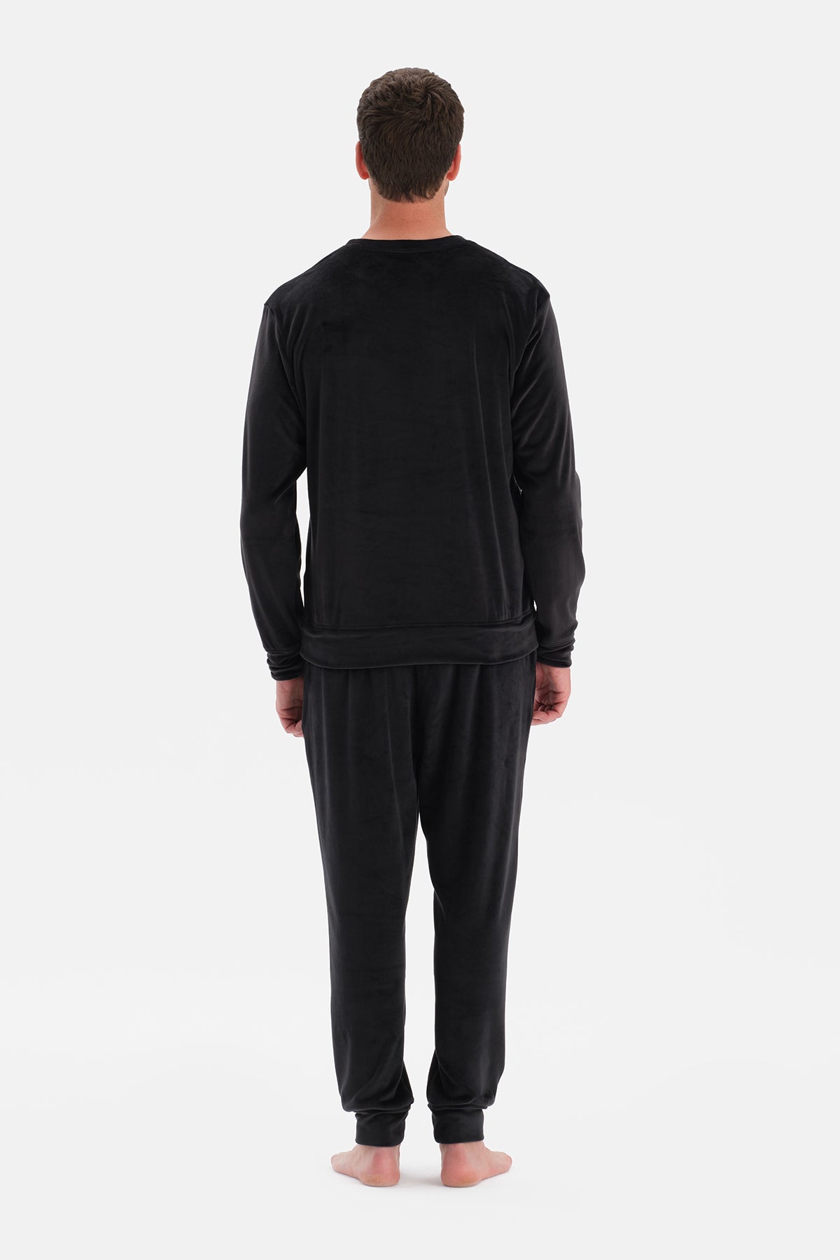 Siyah Bisiklet Yaka Uzun Kollu Kadife Tişört Pantolon Pijama Takımı