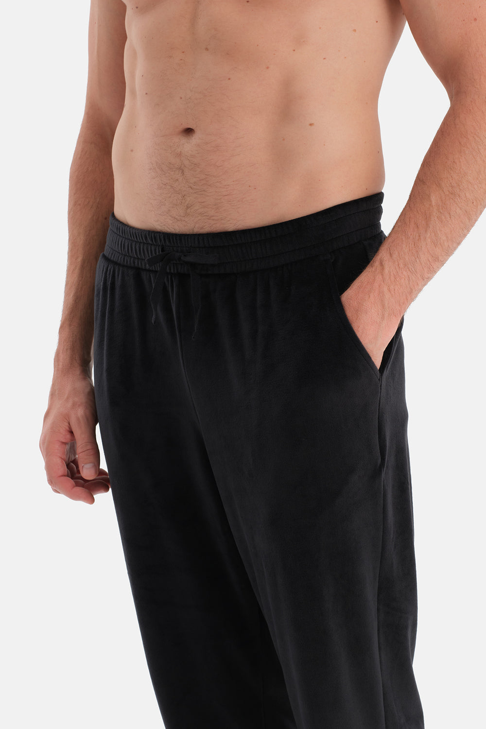 Siyah Bisiklet Yaka Uzun Kollu Kadife Tişört Pantolon Pijama Takımı