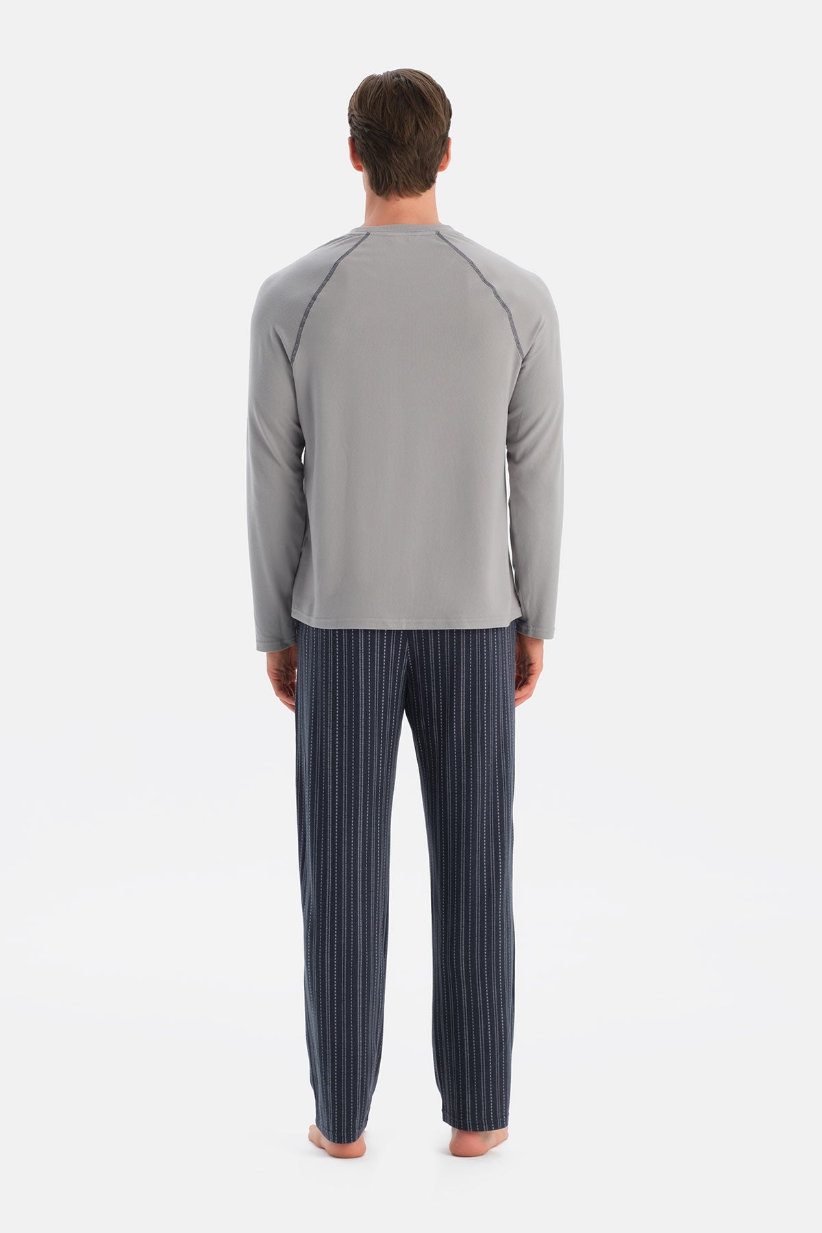 Gri Dikiş Detaylı Bisiklet Yaka Termal Tişört Pantolon Pijama Takımı