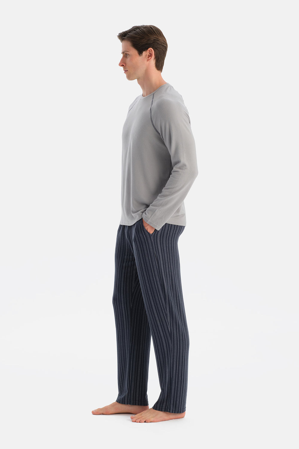 Gri Dikiş Detaylı Bisiklet Yaka Termal Tişört Pantolon Pijama Takımı