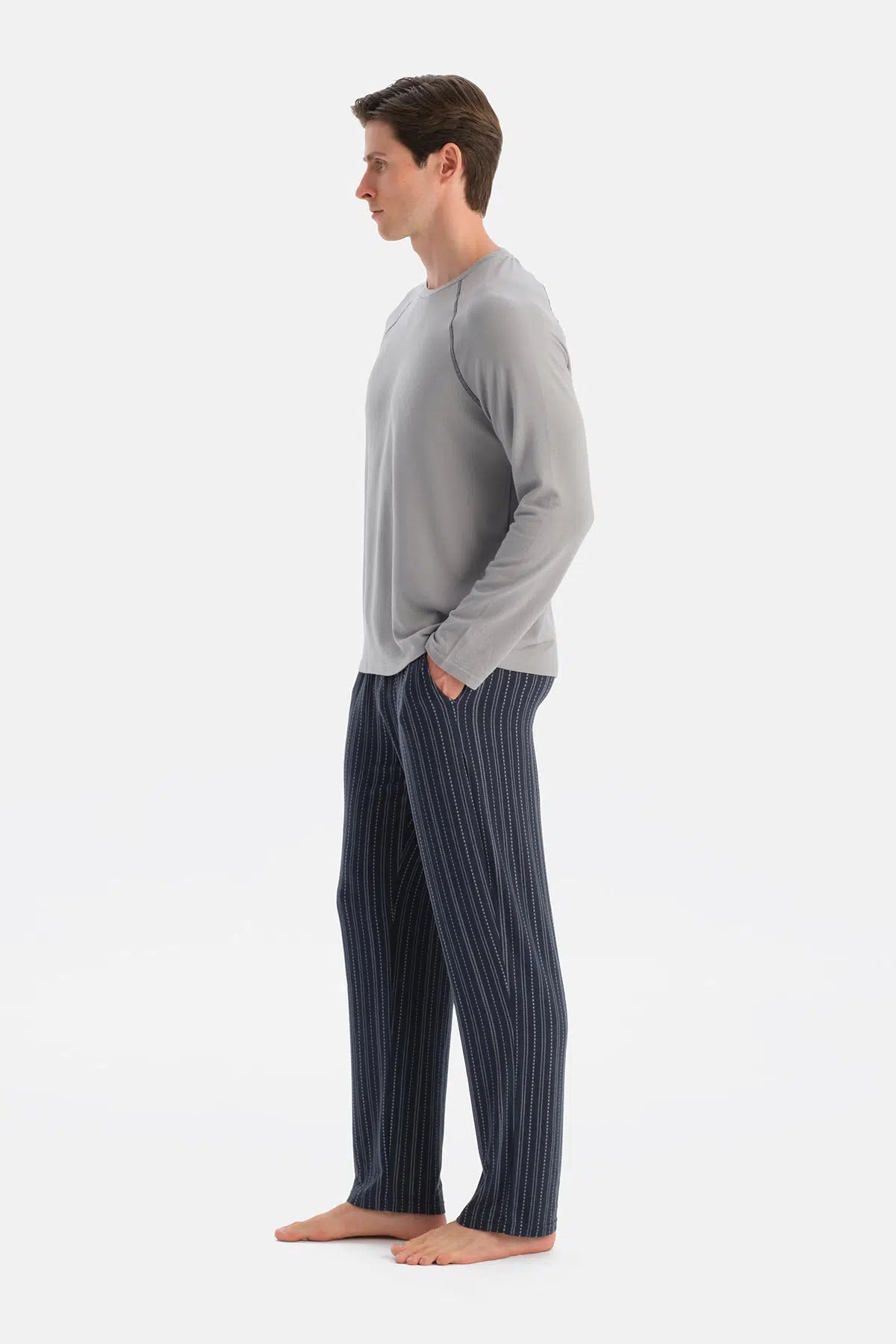 Gri Dikiş Detaylı Bisiklet Yaka Termal Tişört Pantolon Pijama Takımı