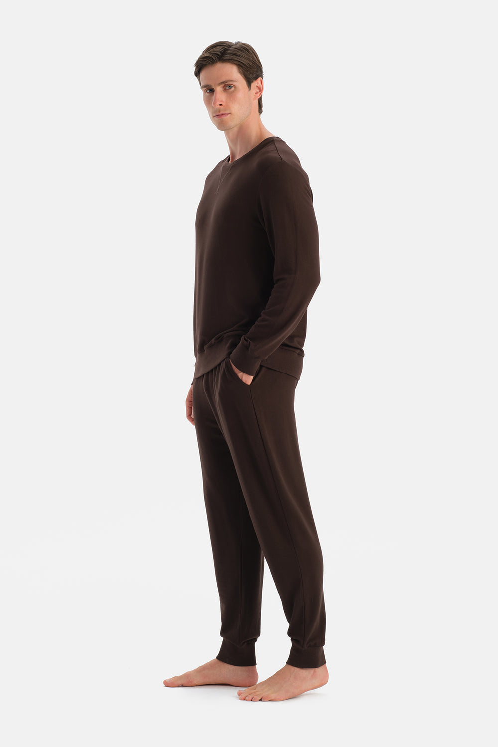 Koyu Kahve Dikiş Ve Bant Detaylı Uzun Kollu Tişört Pantolon Pijama Takımı