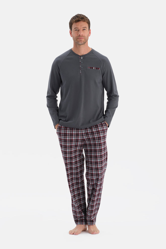 UZUN KOLLU PAT VE CEP DETAYLI TİŞÖRT PANTOLON TAKIM