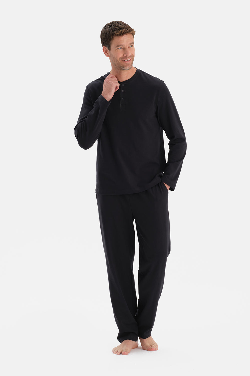 UZUN KOLLU PATLI TİŞÖRT PANTOLON TAKIM