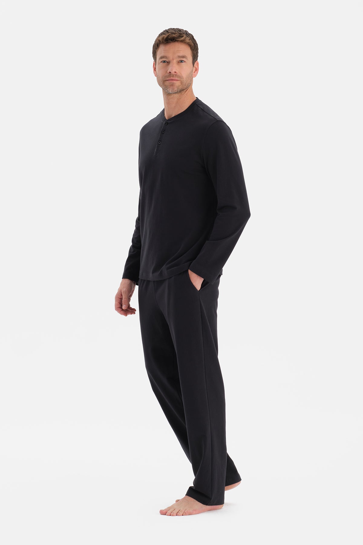 UZUN KOLLU PATLI TİŞÖRT PANTOLON TAKIM