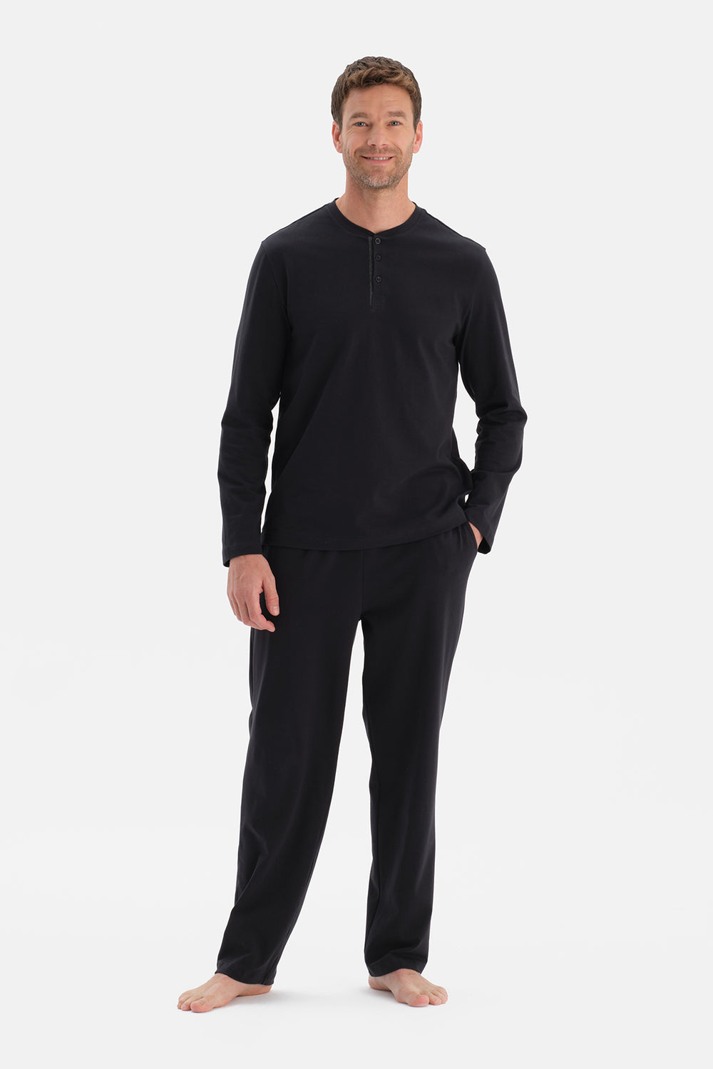 UZUN KOLLU PATLI TİŞÖRT PANTOLON TAKIM