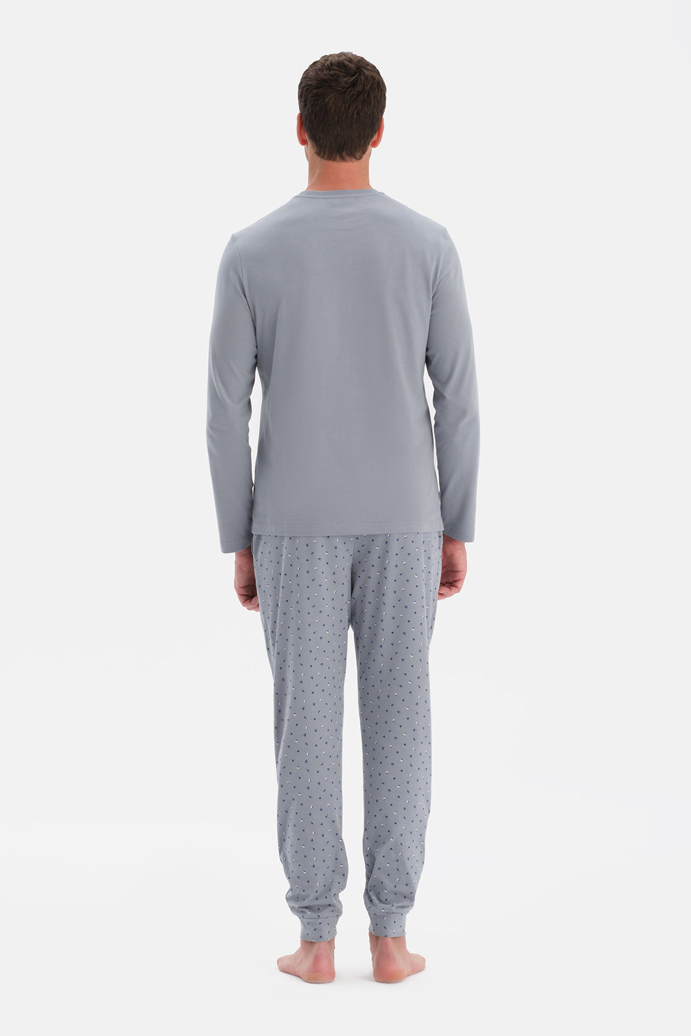 UZUN KOLLU TİŞÖRT PANTOLON TAKIM