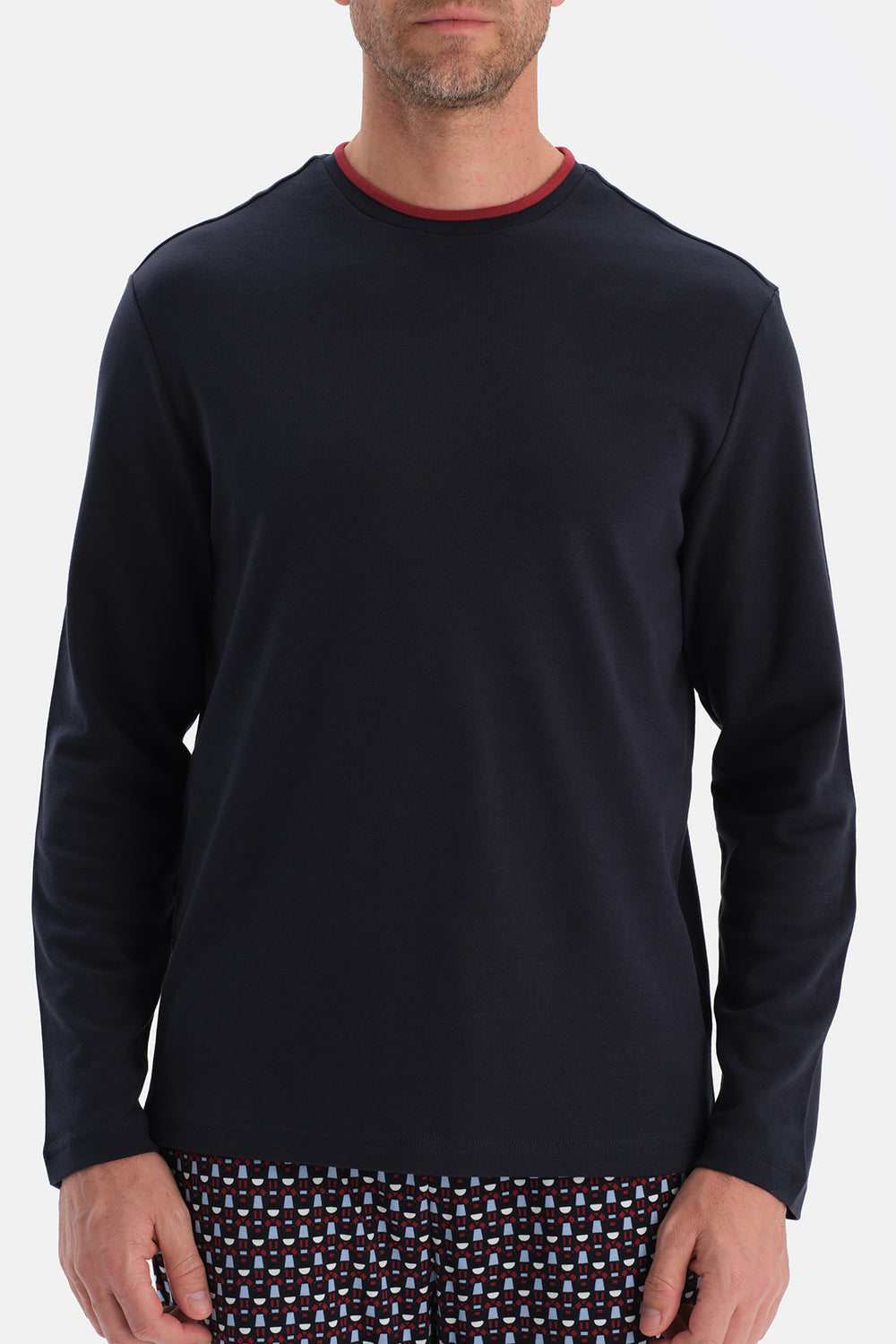 YAKA DETAYLI TİŞÖRT PANTOLON TAKIM