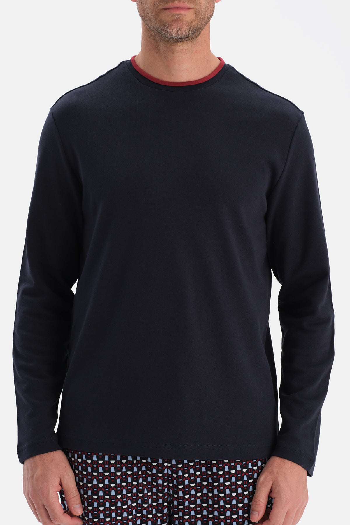 YAKA DETAYLI TİŞÖRT PANTOLON TAKIM