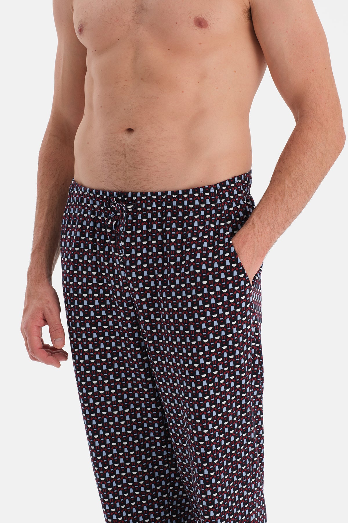 YAKA DETAYLI TİŞÖRT PANTOLON TAKIM