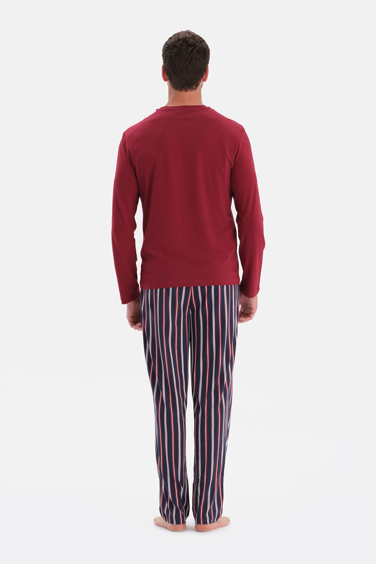 UZUN KOLLU TİŞÖRT PANTOLON TAKIM