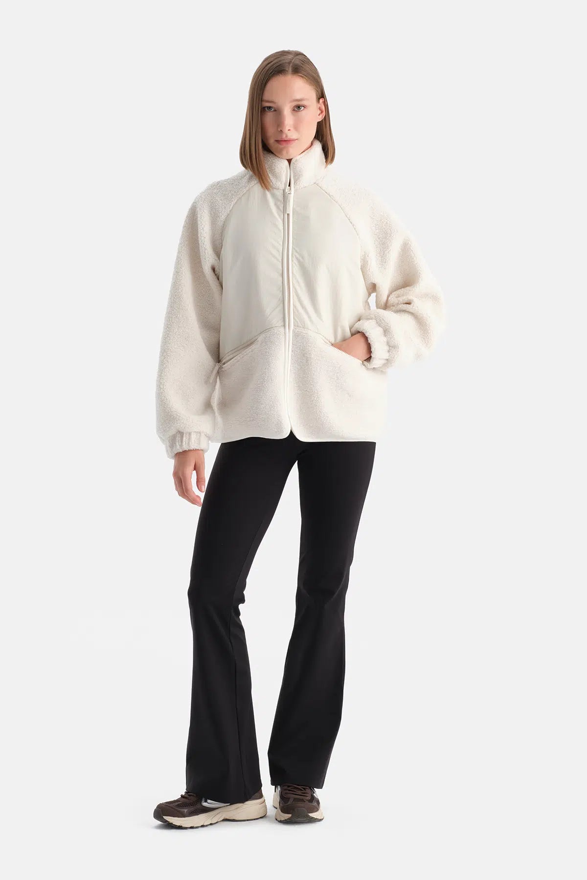 Ekru Kadın Ön Cepli Çıtçıtlı Mont