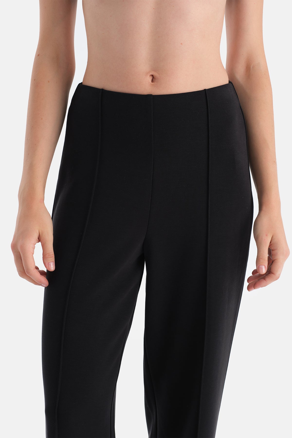 Siyah Travel İçi Şardonlu Modal Pantolon