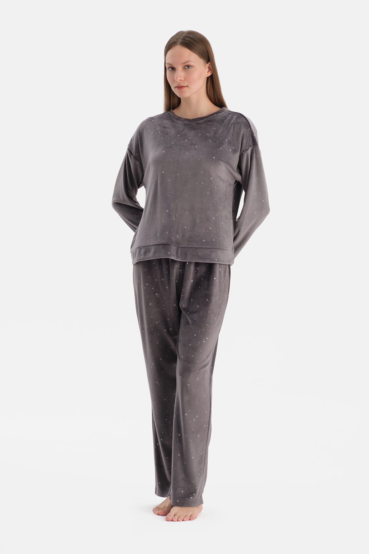 Siyah Parlak Yıldız Baskılı Kadife Tişört Pantolon Pijama Takımı