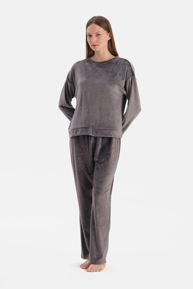 Siyah Parlak Yıldız Baskılı Kadife Tişört Pantolon Pijama Takımı