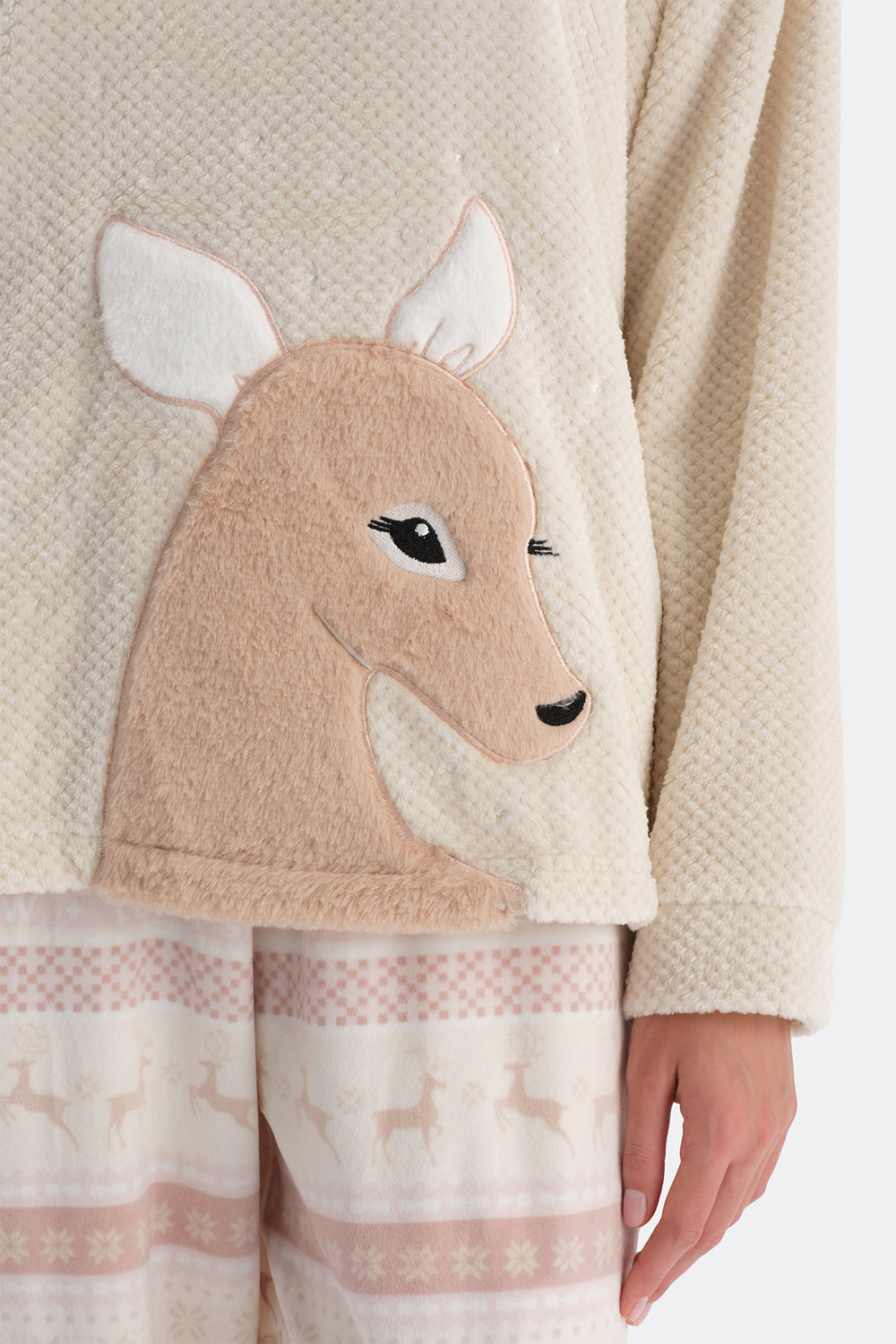 Ekru Geyikli Baskılı Tişört Pantolon Pijama Takımı