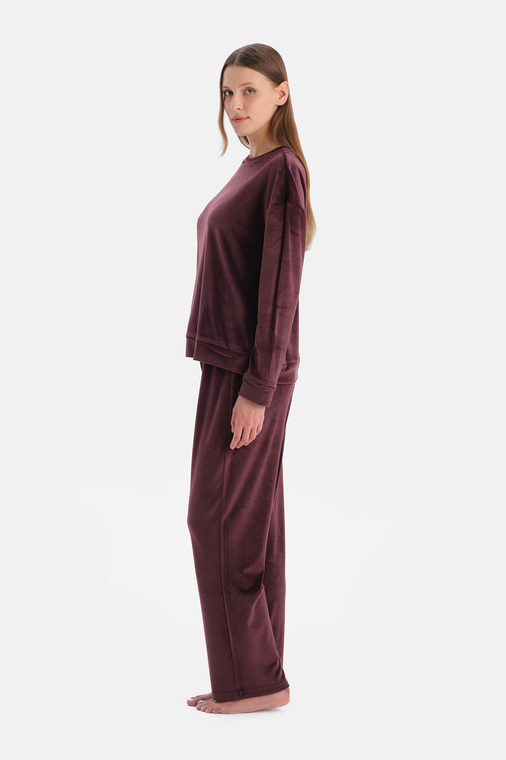 Bordo Bisiklet Yaka Uzun Kollu Kadife Tişört Pantolon Pijama Takımı