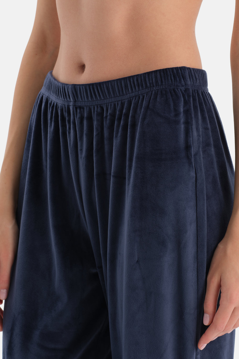 Lacivert Uzun Kollu Kadife Tişört Pantolon Pijama Takımı