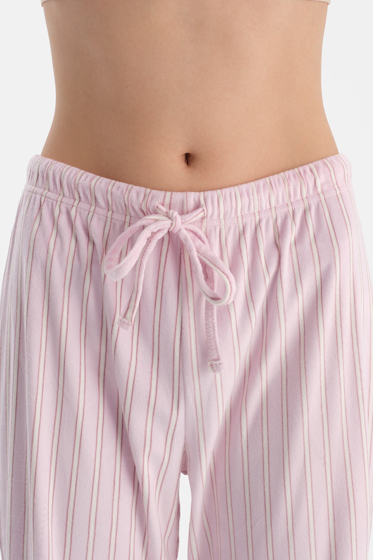 Ekru Nakışlı Polar Tişört Pantolon Pijama Takımı