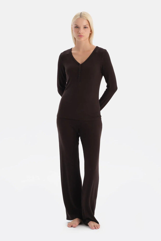 V YAKA KAŞKORSE TİŞÖRT PANTOLON TAKIM