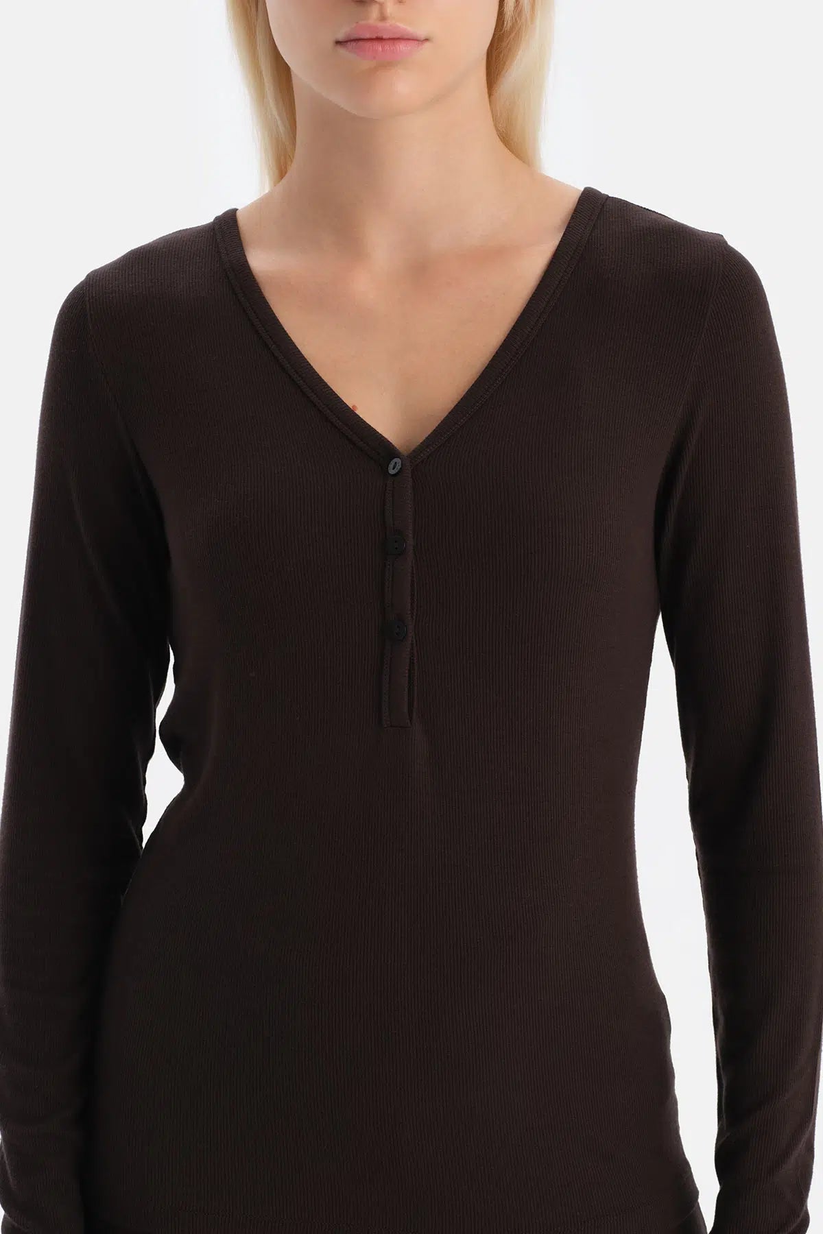 V YAKA KAŞKORSE TİŞÖRT PANTOLON TAKIM